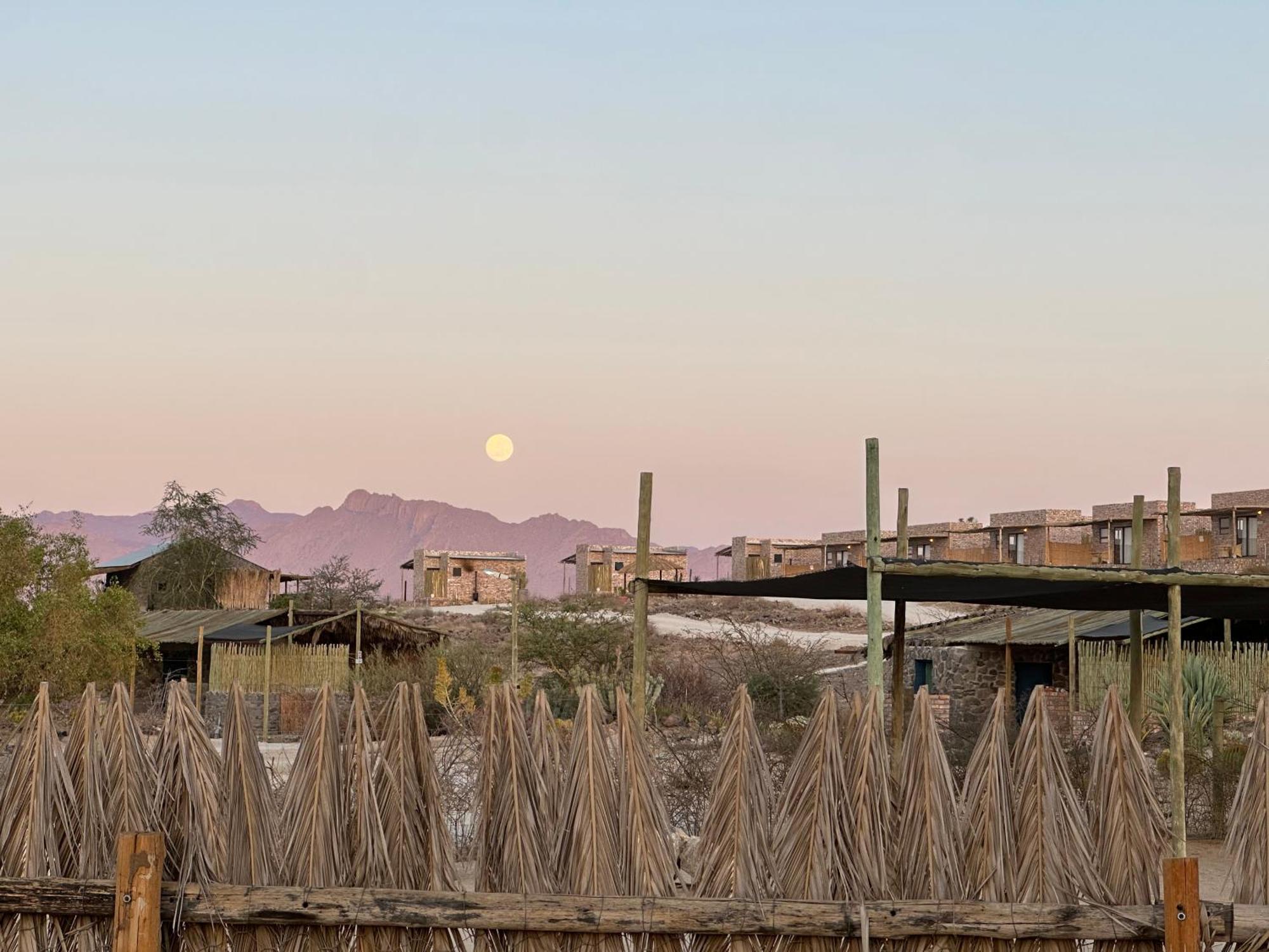 Daureb Isib Campsite And B&B Uis エクステリア 写真