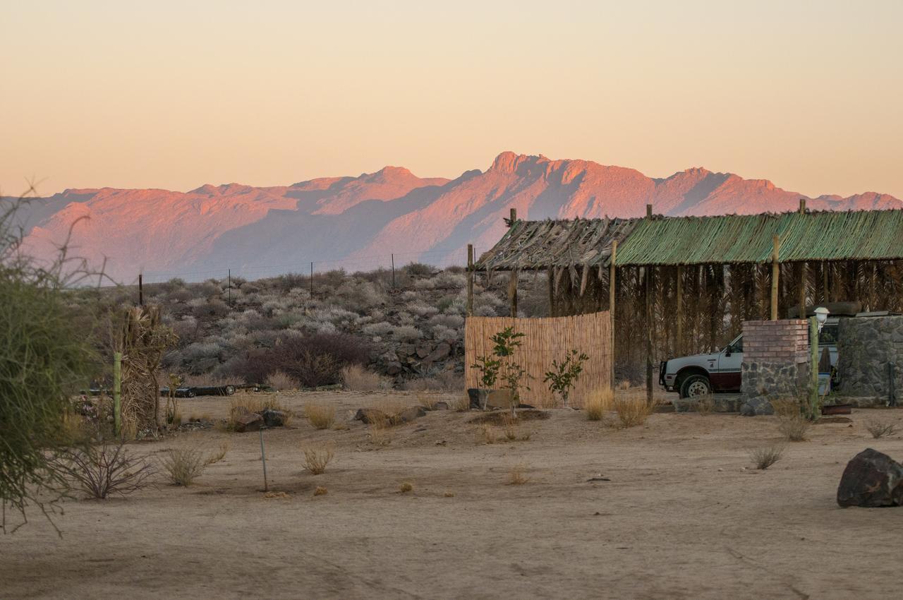 Daureb Isib Campsite And B&B Uis エクステリア 写真